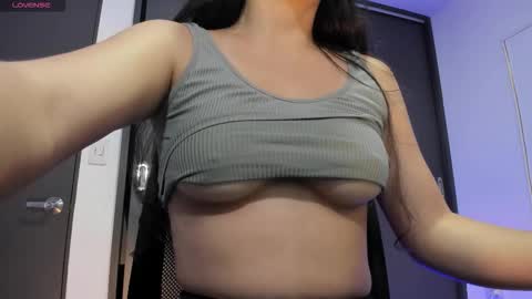 Snapshot of aandreamartinez1 chatting on November 2025 02:45:01 AM andrea online show from November 2025 02:45:01 AM