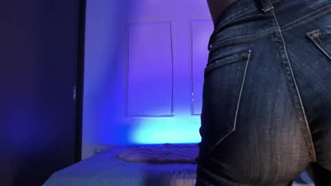 Snapshot of aandreamartinez1 chatting on January 2026 03:53:02 AM andrea online show from January 2026 03:53:02 AM