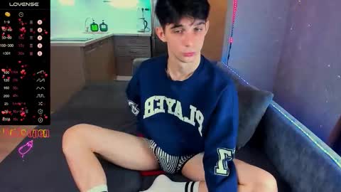 Snapshot of aaron_bang chatting on October 2025 01:26:02 AM Aaron Bang online show from October 2025 01:26:02 AM