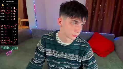 Snapshot of aaron_bang chatting on October 2025 12:26:01 AM Aaron Bang online show from October 2025 12:26:01 AM