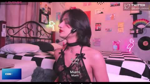 Snapshot of aaron_darkus chatting on November 2025 06:29:01 PM Aaron online show from November 2025 06:29:01 PM