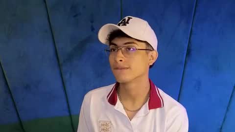 Aaron Ezequiel online show from October 2025 09:03:02 PM