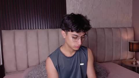 Aaron Ezequiel online show from January 2026 07:17:02 PM