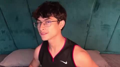 Aaron Ezequiel online show from February 2026 09:20:02 PM