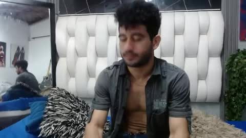 aaron_jones_1 online show from May 2026 08:58:02 PM