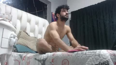 aaron_jones_1 online show from May 2026 04:30:02 AM