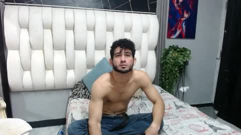 aaron_jones_1 online show from May 2026 03:02:02 AM