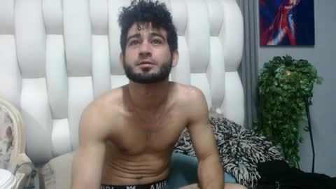 aaron_jones_1 online show from May 2026 07:39:02 AM