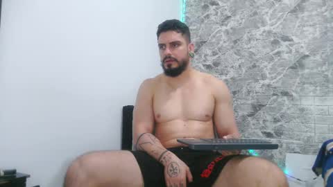 Snapshot of aaron_kwok28 chatting on March 2025 10:56:01 PM Aaron kwok online show from March 2025 10:56:01 PM