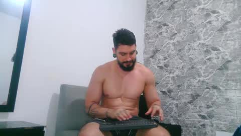 Snapshot of aaron_kwok28 chatting on March 2025 03:57:01 AM Aaron kwok online show from March 2025 03:57:01 AM