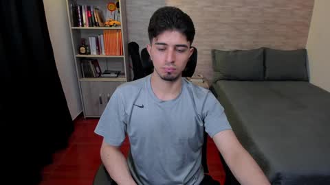 Aaron online show from December 2024 06:59:01 PM