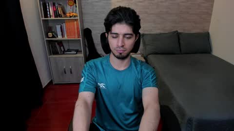 Aaron online show from February 2025 09:43:01 PM