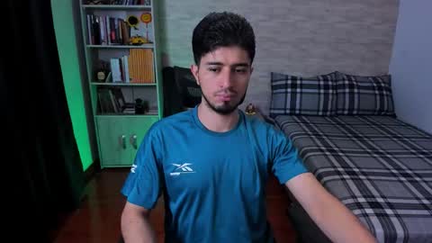 Aaron online show from September 2025 07:25:01 PM