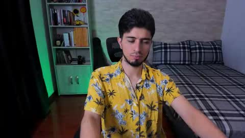 Aaron online show from September 2025 07:02:02 PM