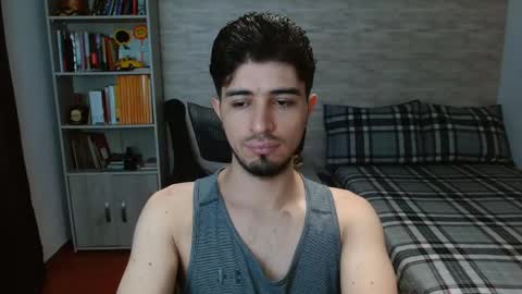 Aaron online show from October 2025 07:03:01 PM