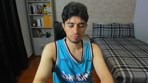 Aaron online show from November 2025 05:55:02 PM