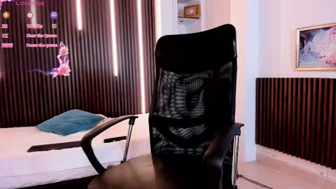 Snapshot of aaron_whitee chatting on January 2026 07:48:02 PM Aaron online show from January 2026 07:48:02 PM