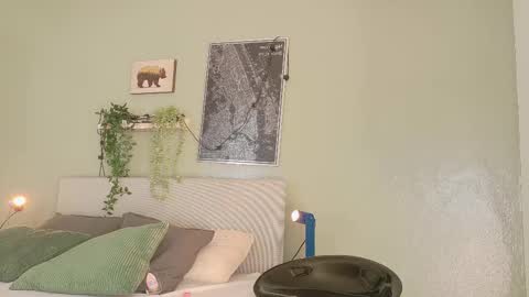 Snapshot of aaronbaker__ chatting on September 2025 09:26:01 PM AARON online show from September 2025 09:26:01 PM