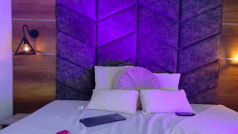 Snapshot of aaronbaker__ chatting on October 2025 08:09:02 PM AARON online show from October 2025 08:09:02 PM