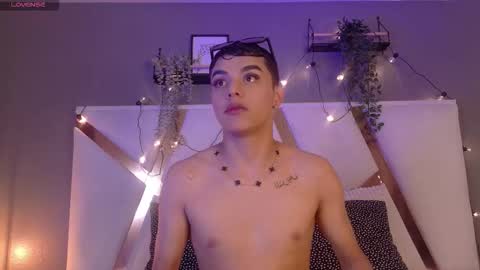 Snapshot of aaronbaker__ chatting on October 2025 07:36:02 PM AARON online show from October 2025 07:36:02 PM