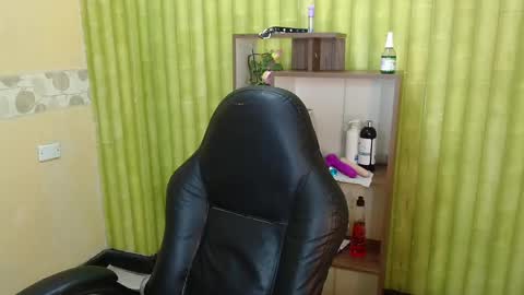 im NiallDun online show from February 2025 09:32:02 AM