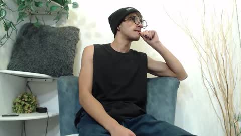 Snapshot of aaronbeer_ chatting on February 2026 11:49:02 AM Aaron online show from February 2026 11:49:02 AM