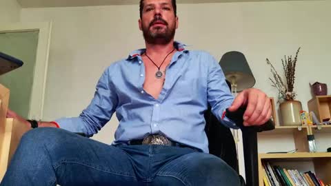 Aaron online show from May 2026 06:32:01 AM
