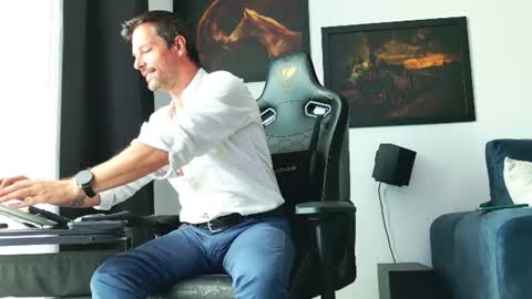 Aaron online show from July 2026 07:23:02 AM