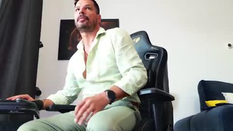 Aaron online show from July 2026 05:49:02 AM