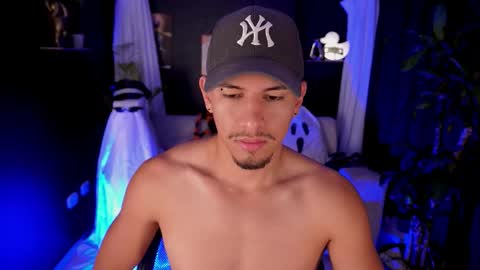 AARON  online show from October 2025 12:36:02 PM