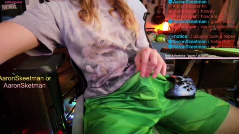 Snapshot of aaronskeetman chatting on December 2024 12:30:02 PM Aaron Skeetman online show from December 2024 12:30:02 PM