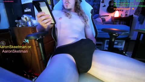 Snapshot of aaronskeetman chatting on January 2025 02:59:02 PM Aaron Skeetman online show from January 2025 02:59:02 PM