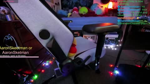 Snapshot of aaronskeetman chatting on January 2025 01:00:02 PM Aaron Skeetman online show from January 2025 01:00:02 PM