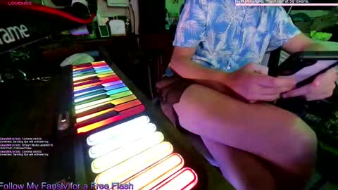 Snapshot of aaronskeetman chatting on October 2025 11:15:02 PM Aaron Skeetman online show from October 2025 11:15:02 PM