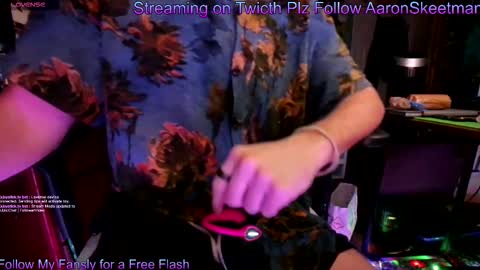 Snapshot of aaronskeetman chatting on November 2025 08:20:02 AM Aaron Skeetman online show from November 2025 08:20:02 AM