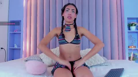 Snapshot of aashleytaylor chatting on March 2025 07:49:01 PM AASHLEY online show from March 2025 07:49:01 PM