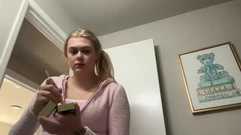 Snapshot of ababyy2901 chatting on September 2025 09:37:02 PM ababyy2901 online show from September 2025 09:37:02 PM