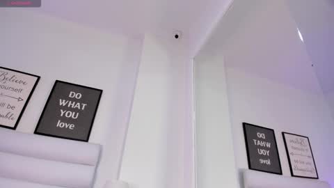 Snapshot of abbey_walker chatting on December 2025 11:17:01 AM abbey_walker online show from December 2025 11:17:01 AM