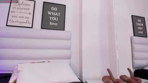 Snapshot of abbey_walker chatting on March 2026 11:06:01 AM abbey_walker online show from March 2026 11:06:01 AM