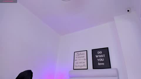 Snapshot of abbey_walker chatting on April 2026 11:30:02 AM abbey_walker online show from April 2026 11:30:02 AM