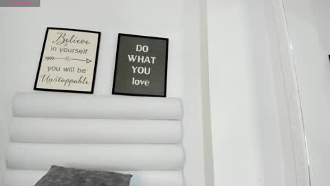 Snapshot of abbey_walker chatting on April 2026 10:57:01 AM abbey_walker online show from April 2026 10:57:01 AM