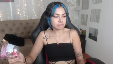 Snapshot of abbiross chatting on December 2024 07:38:02 PM Abbi online show from December 2024 07:38:02 PM