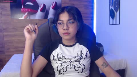 Snapshot of abbiross chatting on December 2024 07:11:02 PM Abbi online show from December 2024 07:11:02 PM