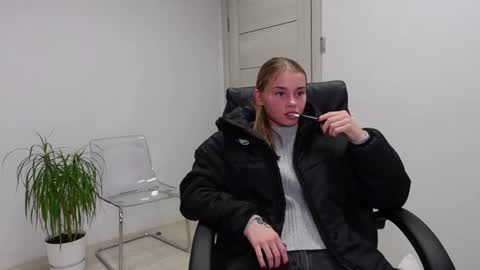 Snapshot of abby_laker chatting on December 2024 08:26:02 PM ABBY LAKER online show from December 2024 08:26:02 PM