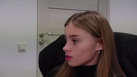 Snapshot of abby_laker chatting on January 2025 12:01:01 AM ABBY LAKER online show from January 2025 12:01:01 AM