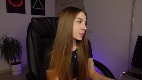 Snapshot of abby_laker chatting on February 2025 07:36:01 PM ABBY LAKER online show from February 2025 07:36:01 PM