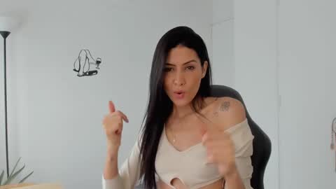 Laura  online show from February 2025 12:55:02 PM