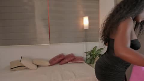 Abby Linx online show from September 2025 12:20:01 PM