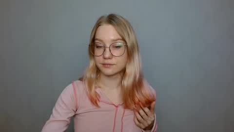 Abby Lovense is active online show from January 2025 12:44:02 PM