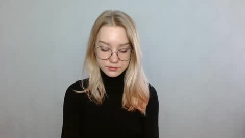 Abby Lovense is active online show from February 2025 10:03:02 AM